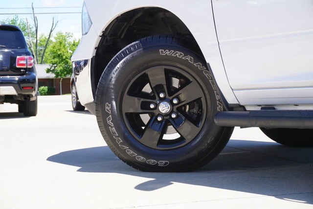 2022 Ram 1500 Classic SLT  Crew Cab 4WD image 15