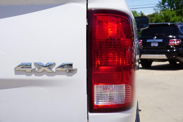 2022 Ram 1500 Classic SLT  Crew Cab 4WD image 18