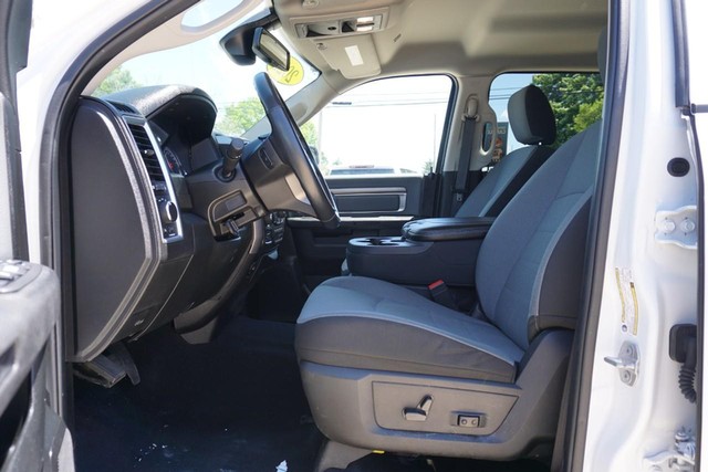 2022 Ram 1500 Classic SLT  Crew Cab 4WD image 23