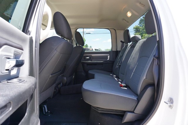 2022 Ram 1500 Classic SLT  Crew Cab 4WD image 26