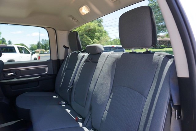 2022 Ram 1500 Classic SLT  Crew Cab 4WD image 27