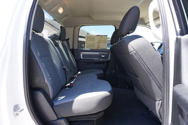 2022 Ram 1500 Classic SLT  Crew Cab 4WD image 28