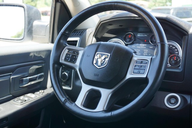 2022 Ram 1500 Classic SLT  Crew Cab 4WD image 33