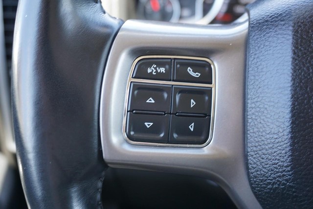 2022 Ram 1500 Classic SLT  Crew Cab 4WD image 36
