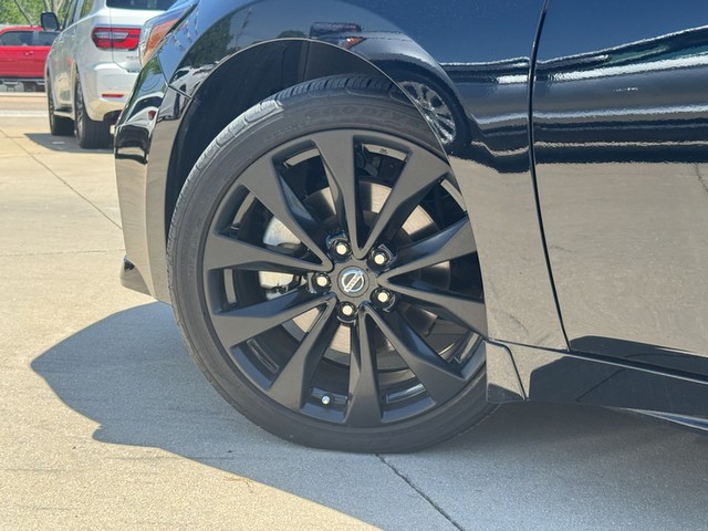 2021 Nissan Maxima SR FWD image 02