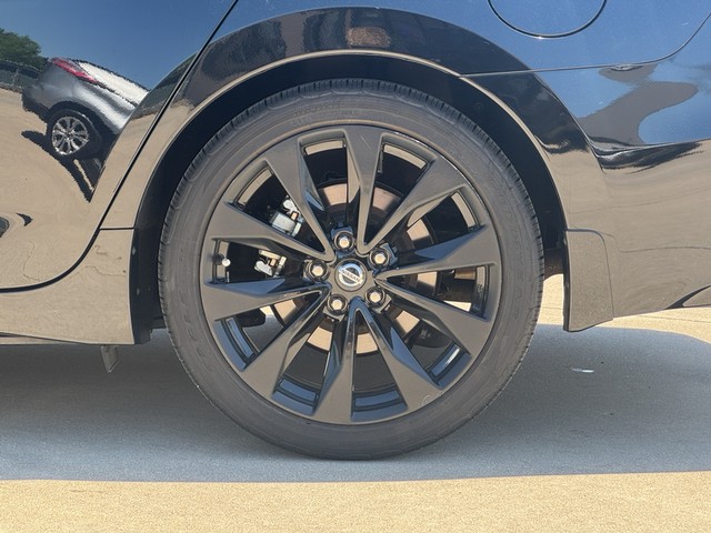 2021 Nissan Maxima SR FWD image 18