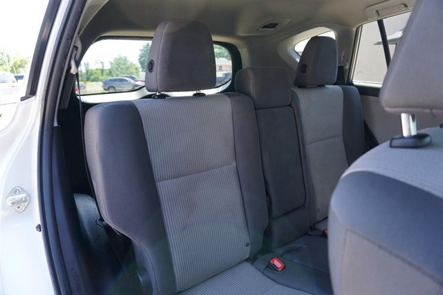 2015 Toyota RAV4 LE AWD image 24
