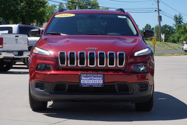 2017 Jeep Cherokee FWD Sport image 08