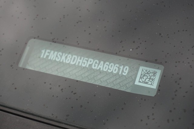 2023 Ford Explorer XLT 4WD image 12