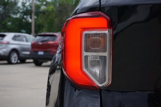2023 Ford Explorer XLT 4WD image 17