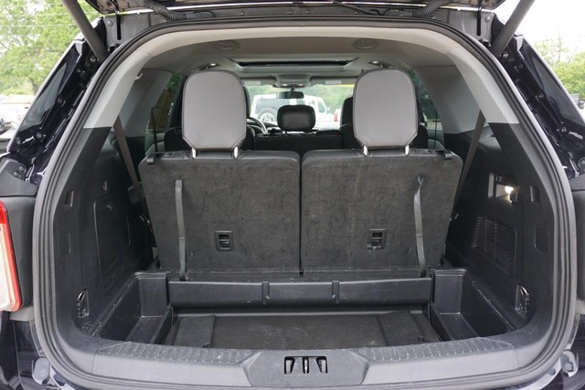 2023 Ford Explorer XLT 4WD image 21
