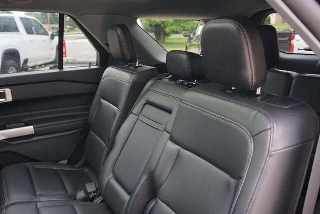2023 Ford Explorer XLT 4WD image 25