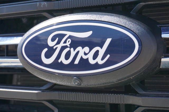 2024 Ford F-150 XLT SuperCrew 4WD image 11