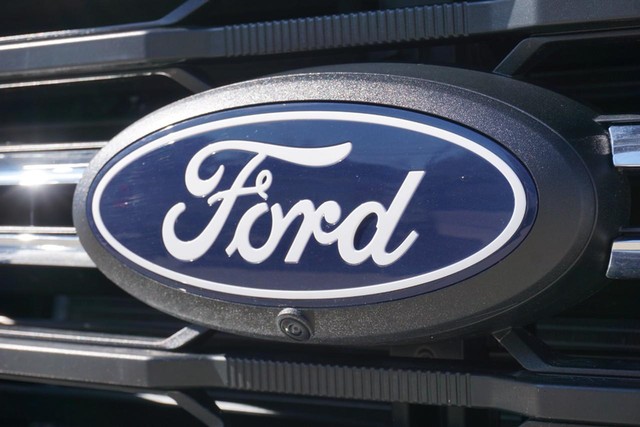 2024 Ford F-150 XLT SuperCrew 4WD image 11