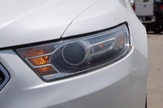 2013 Ford Taurus Limited image 10