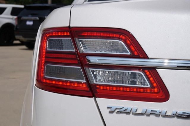 2013 Ford Taurus Limited image 16