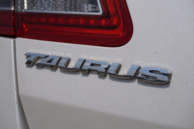 2013 Ford Taurus Limited image 18