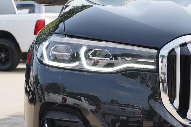 2022 BMW X7 xDrive40i AWD image 09