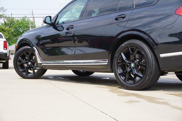 2022 BMW X7 xDrive40i AWD image 13