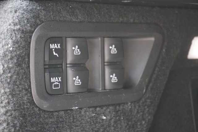 2022 BMW X7 xDrive40i AWD image 25