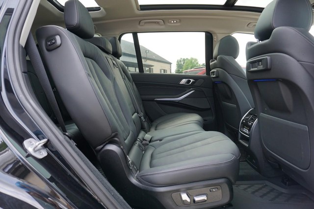 2022 BMW X7 xDrive40i AWD image 35