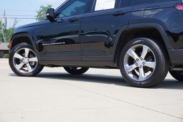 2022 Jeep Grand Cherokee 4WD Limited image 12
