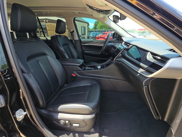 2022 Jeep Grand Cherokee 4WD Limited image 27