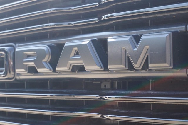 2022 Ram 2500 4WD Laramie Crew Cab image 11