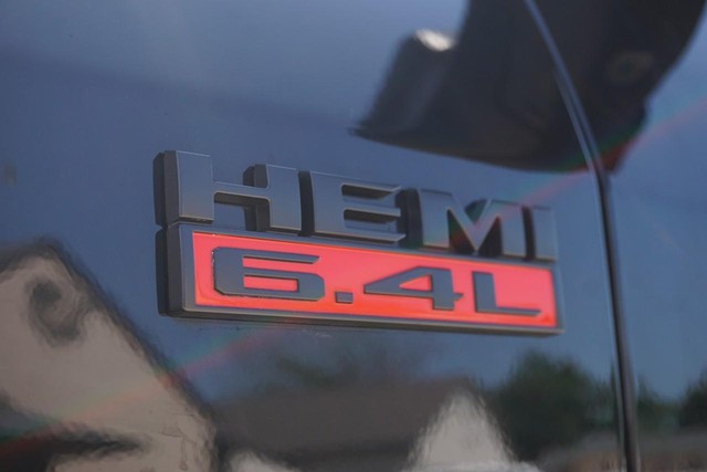 2022 Ram 2500 4WD Laramie Crew Cab image 13