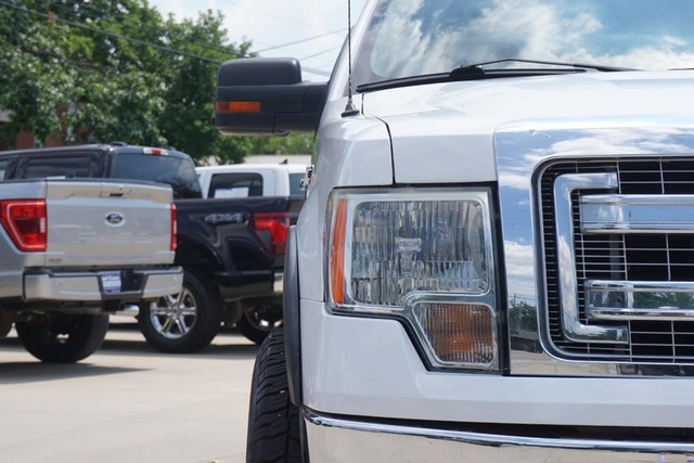 2013 Ford F-150 4WD XLT SuperCrew image 09