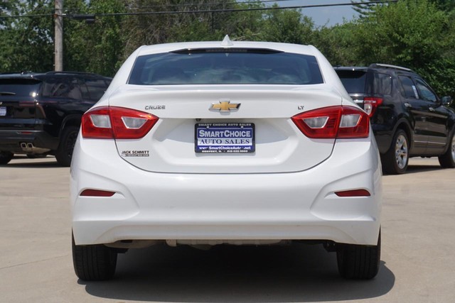 2017 Chevrolet Cruze LT image 04