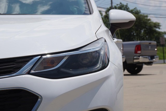 2017 Chevrolet Cruze LT image 11
