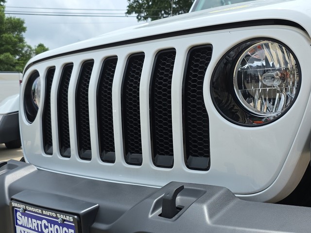 2022 Jeep Wrangler Unlimited Sahara Altitude image 16