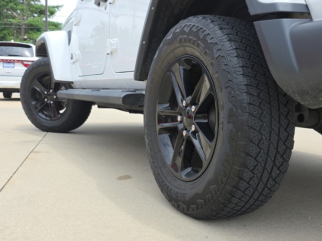 2022 Jeep Wrangler Unlimited Sahara Altitude image 18