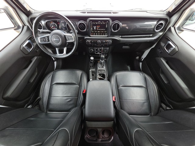 2022 Jeep Wrangler Unlimited Sahara Altitude image 19