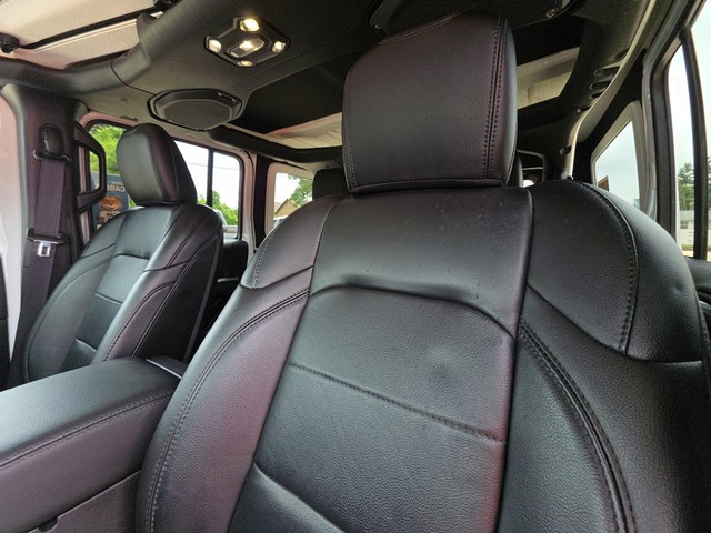 2022 Jeep Wrangler Unlimited Sahara Altitude image 21