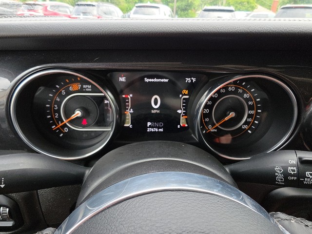 2022 Jeep Wrangler Unlimited Sahara Altitude image 34