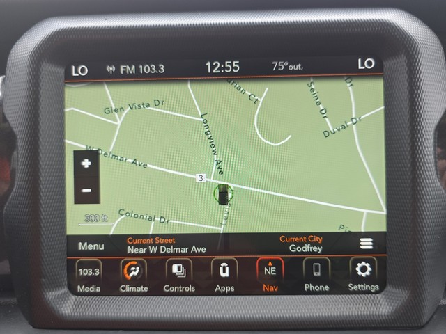 2022 Jeep Wrangler Unlimited Sahara Altitude image 39
