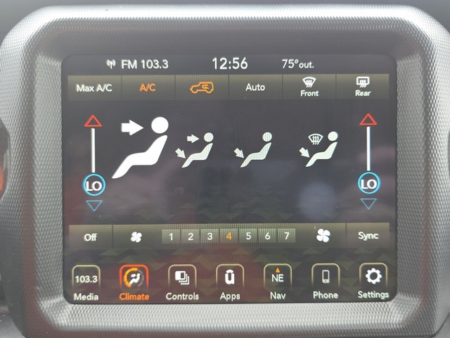 2022 Jeep Wrangler Unlimited Sahara Altitude image 41