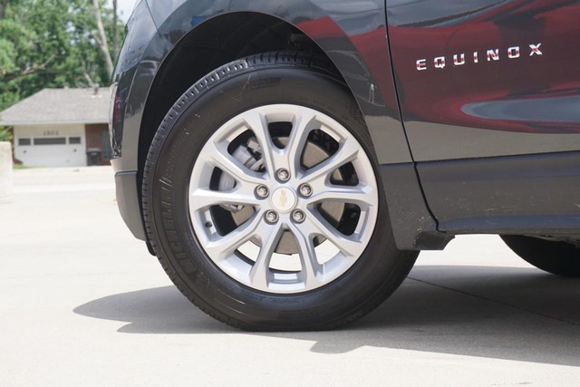 2019 Chevrolet Equinox LS FWD image 14