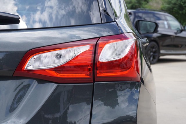 2019 Chevrolet Equinox LS FWD image 17