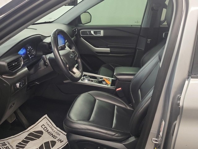 2022 Ford Explorer XLT 4WD image 05