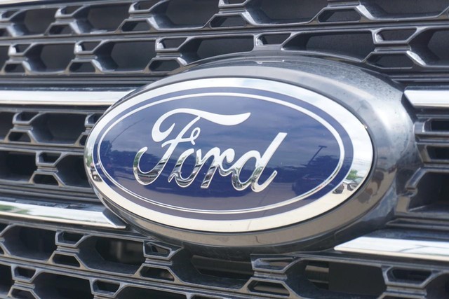 2022 Ford Explorer XLT 4WD image 11