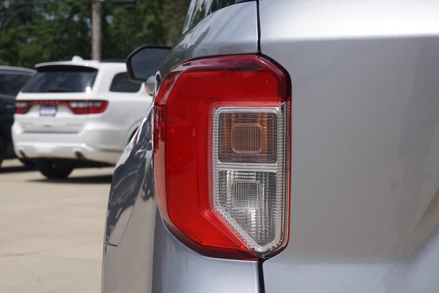 2022 Ford Explorer XLT 4WD image 16
