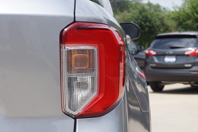 2022 Ford Explorer XLT 4WD image 17