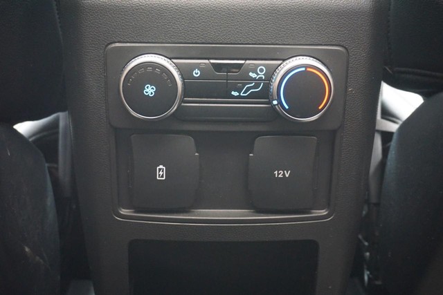 2021 Ford Explorer XLT 4WD image 38