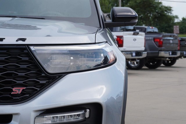 2022 Ford Explorer ST 4WD image 10