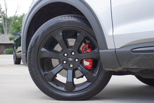 2022 Ford Explorer ST 4WD image 16