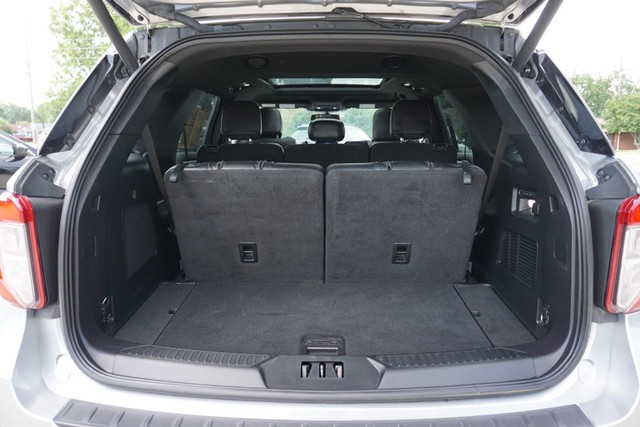 2022 Ford Explorer ST 4WD image 22