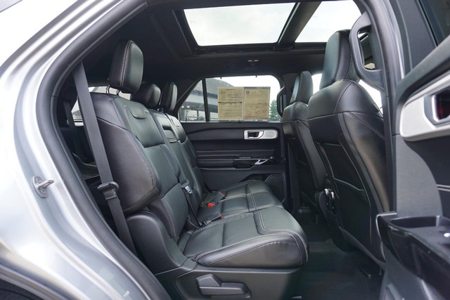 2022 Ford Explorer ST 4WD image 30